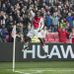 Ajax verslaat wankelend Twente in vermakelijk duel
